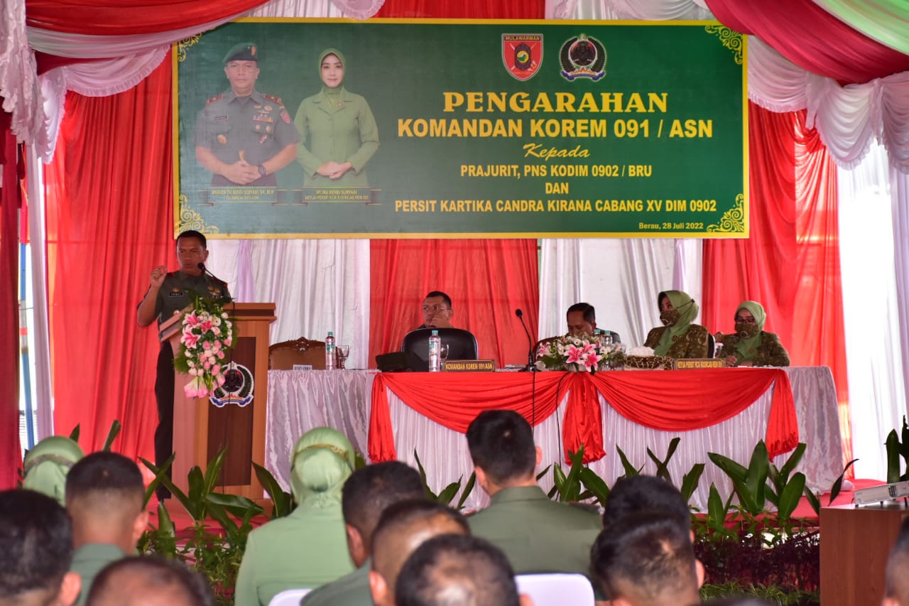 Danrem 091/ASN Kunjungi Bumi Batiwakkal, Berikan Pengarahan Kepada Prajurit, PNS dan Persit Kartika Chandra Kirana Kodim Berau