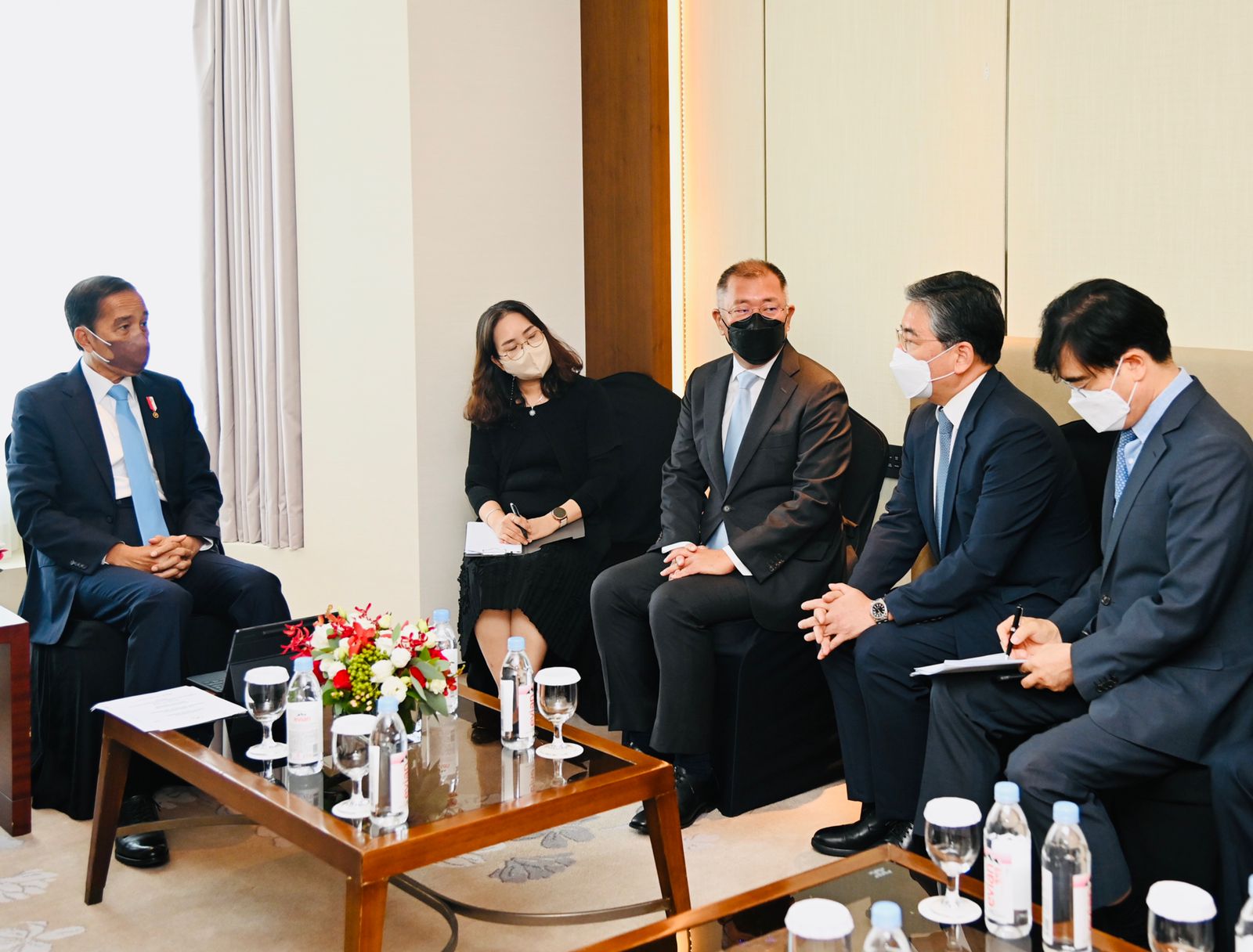 Presiden Jokowi Bertemu Chairman Hyundai Motor Group