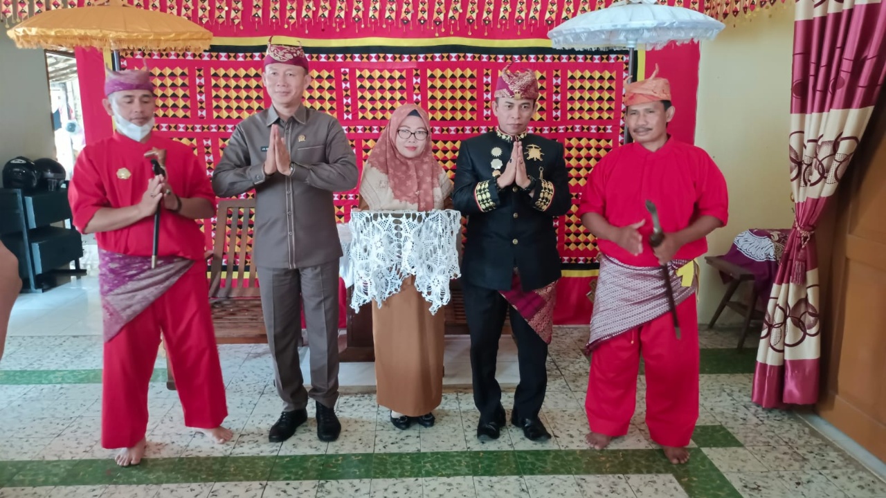 Jenggis Khan Haikal Dukung Pengembangan Kain Kebung dan Tirai Sebagai Seni Budaya Khas Lampung