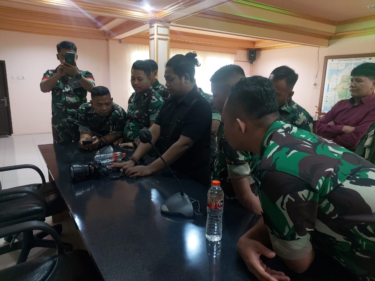 Asah Kemampuan Jurnalis, Kodim Jajaran Korem 091/ASN di Bekali  UU IT serta Konsekuensinya