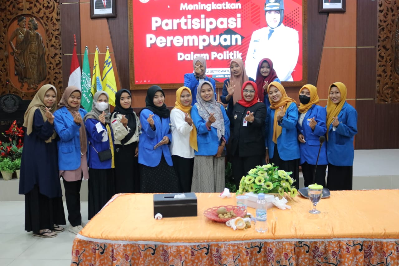 Wabup Etik Ajak Perempuan Ikut Berperan Dalam Pembangunan Politik di Indonesia