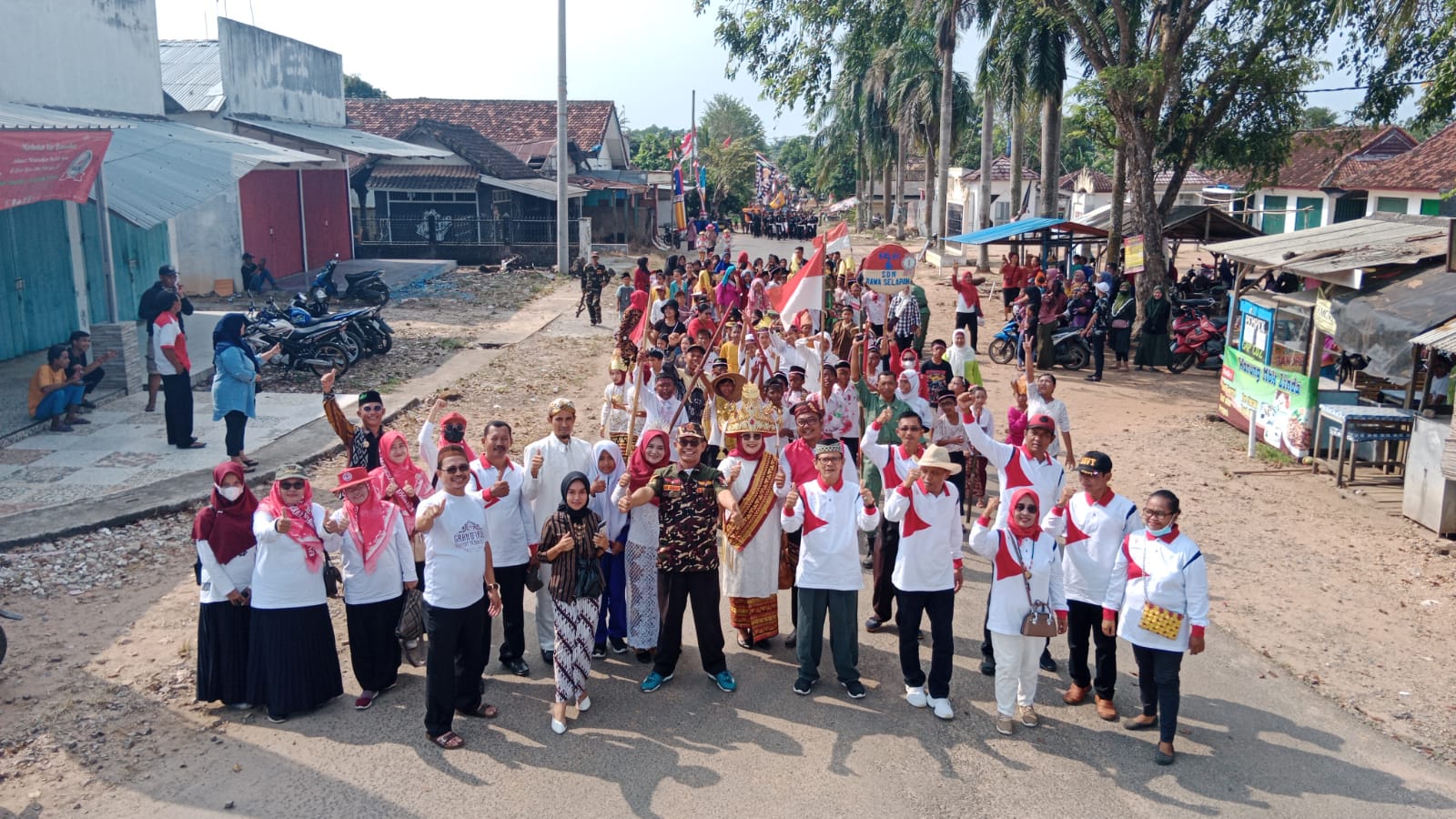 Peringati HUT RI Ke-77 Masyarakat Desa Rawa Selapan Ikuti Karnaval Kemerdekaan