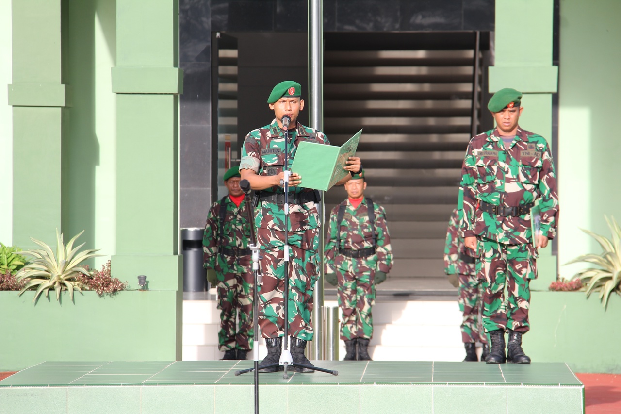 Pelaksanaan upacara bendera Ini di Sampaikan kepala Staf Kodim 0906/Kutai Kartanegara