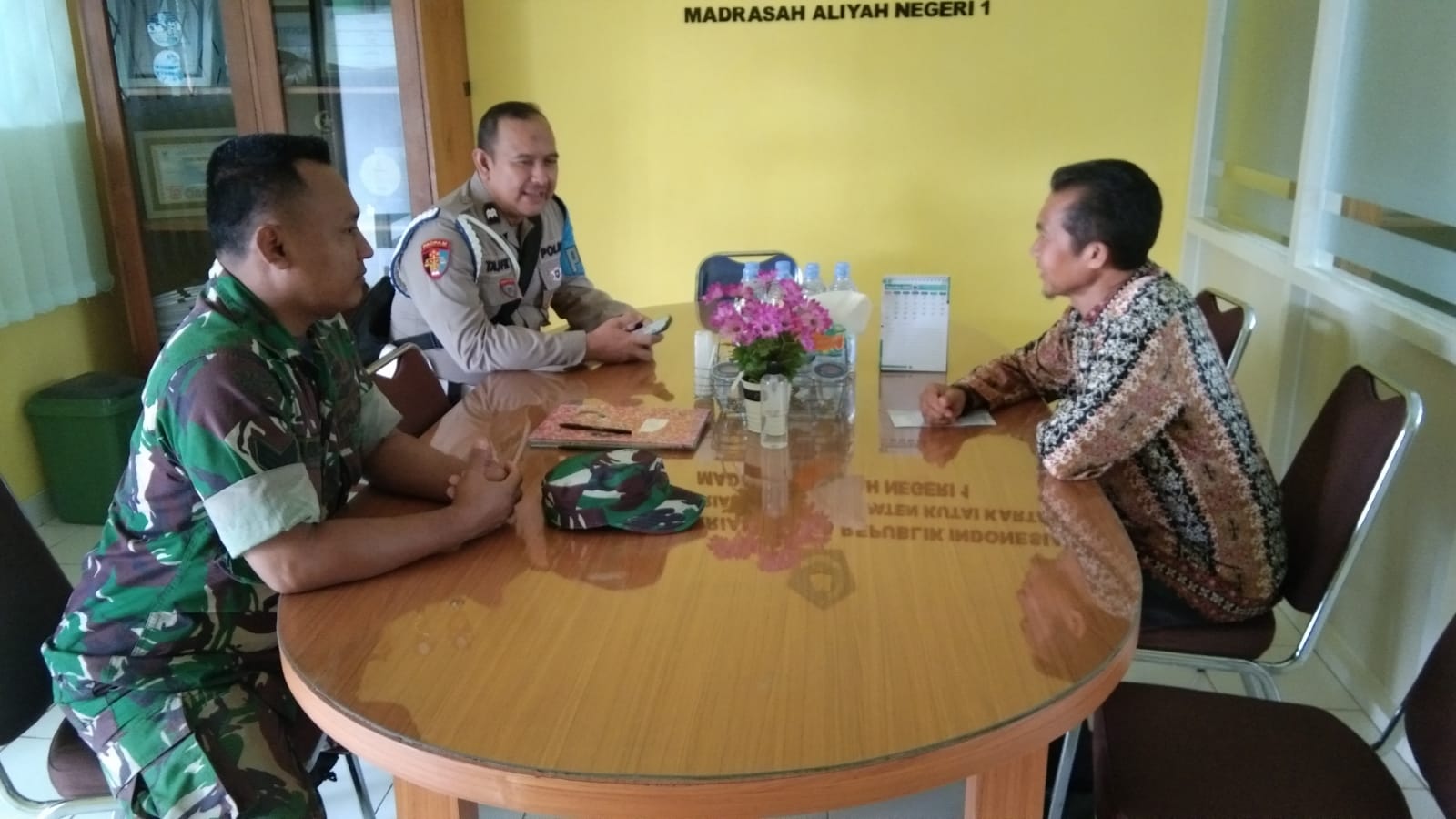 Sinergitas Babinsa dan Bhabinkamtibmas Kota Bangun Dalam Menjaga Stabilitas Keamanan Wilayah