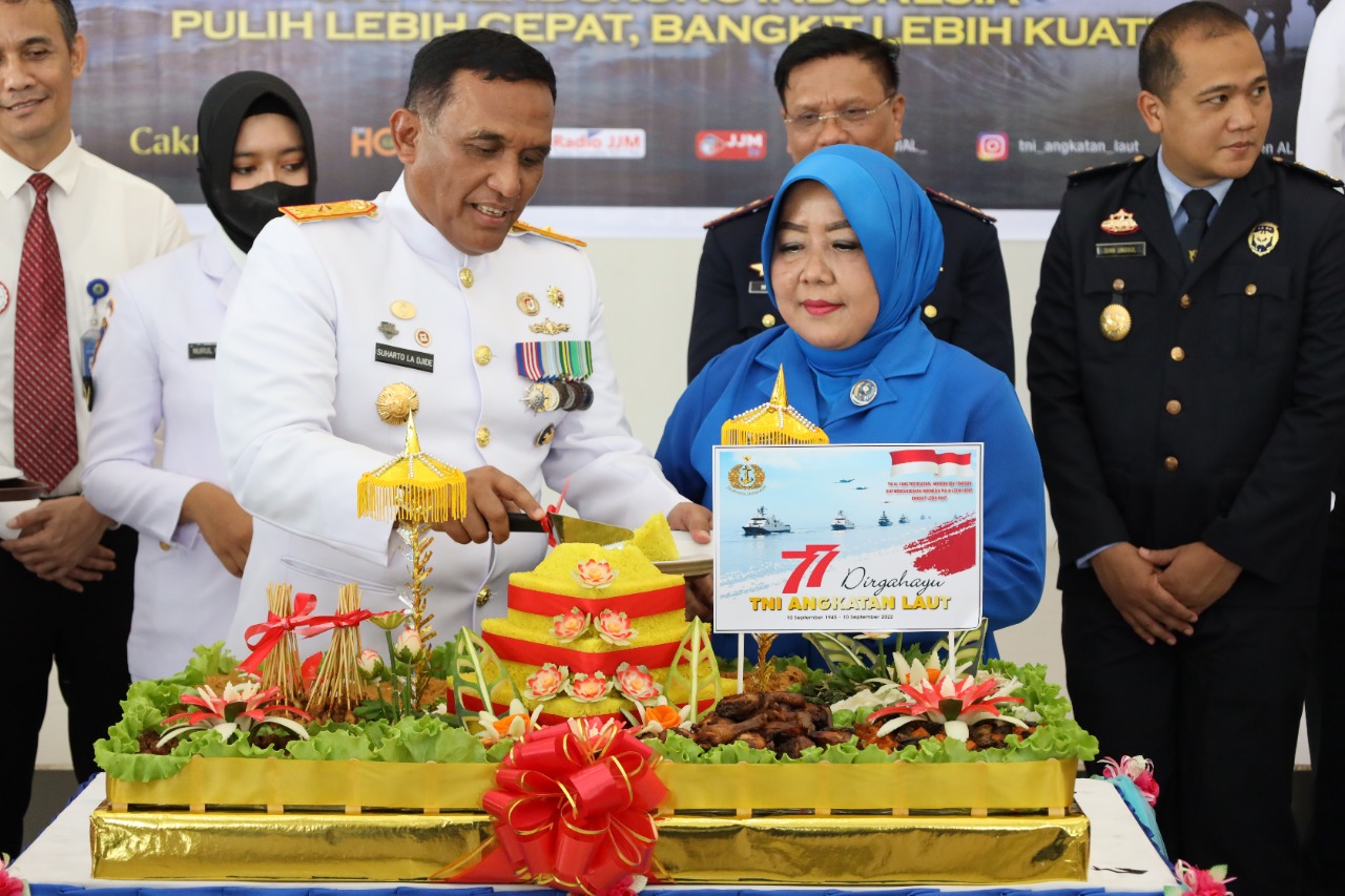 Upacara Hari Ulang Tahun Ke-77 TNI AL Tahun 2022