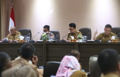 Sekdakab Lamsel, Pimpinan Jalanya Rapat Persiapan Sambut Roadshow Bus KPK “Jelajah Negeri Bangun Anti Korupsi