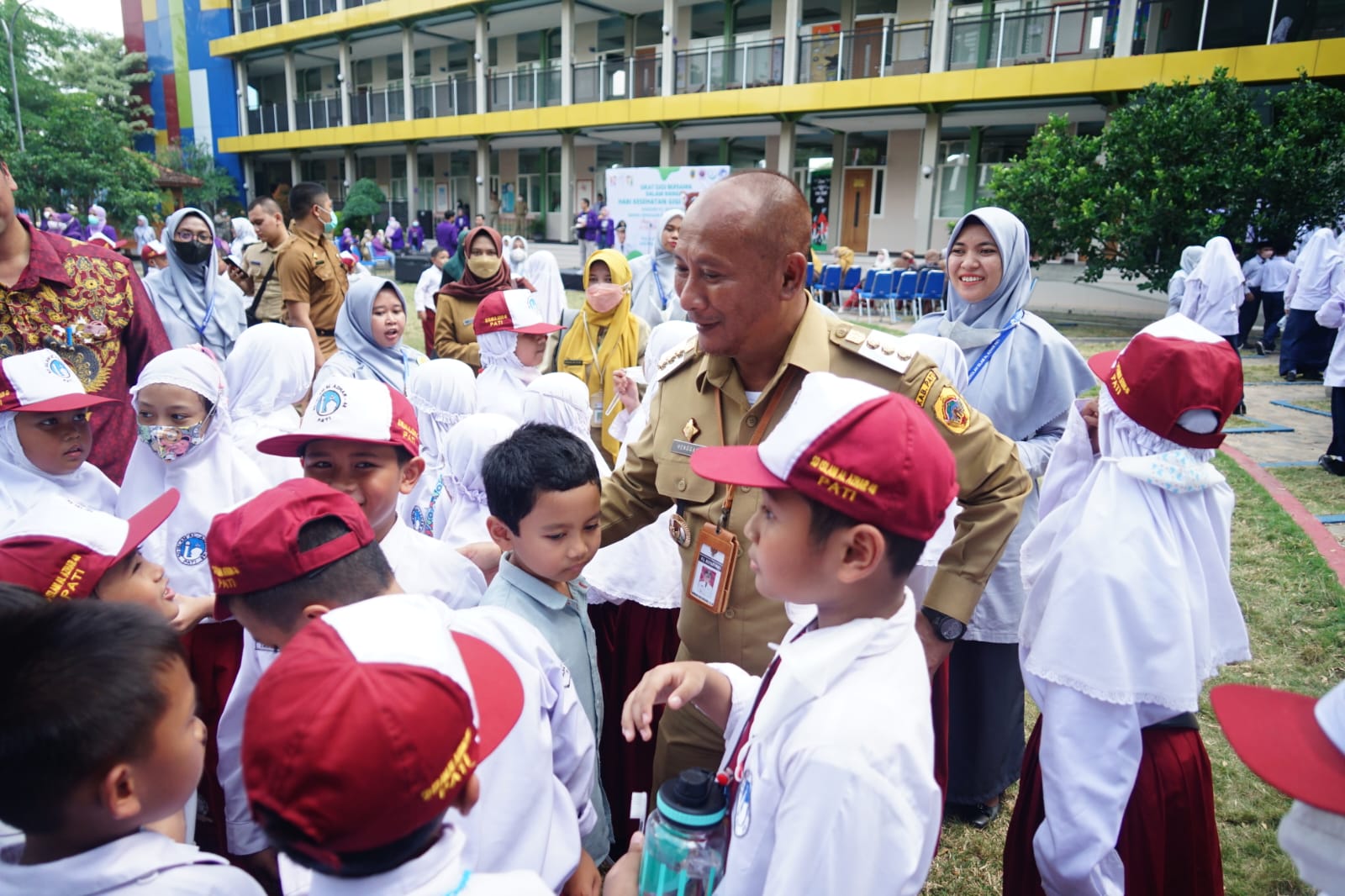 Edukasi Sikat Gigi, Ratusan Peserta Semangat Kedatangan Pj Bupati