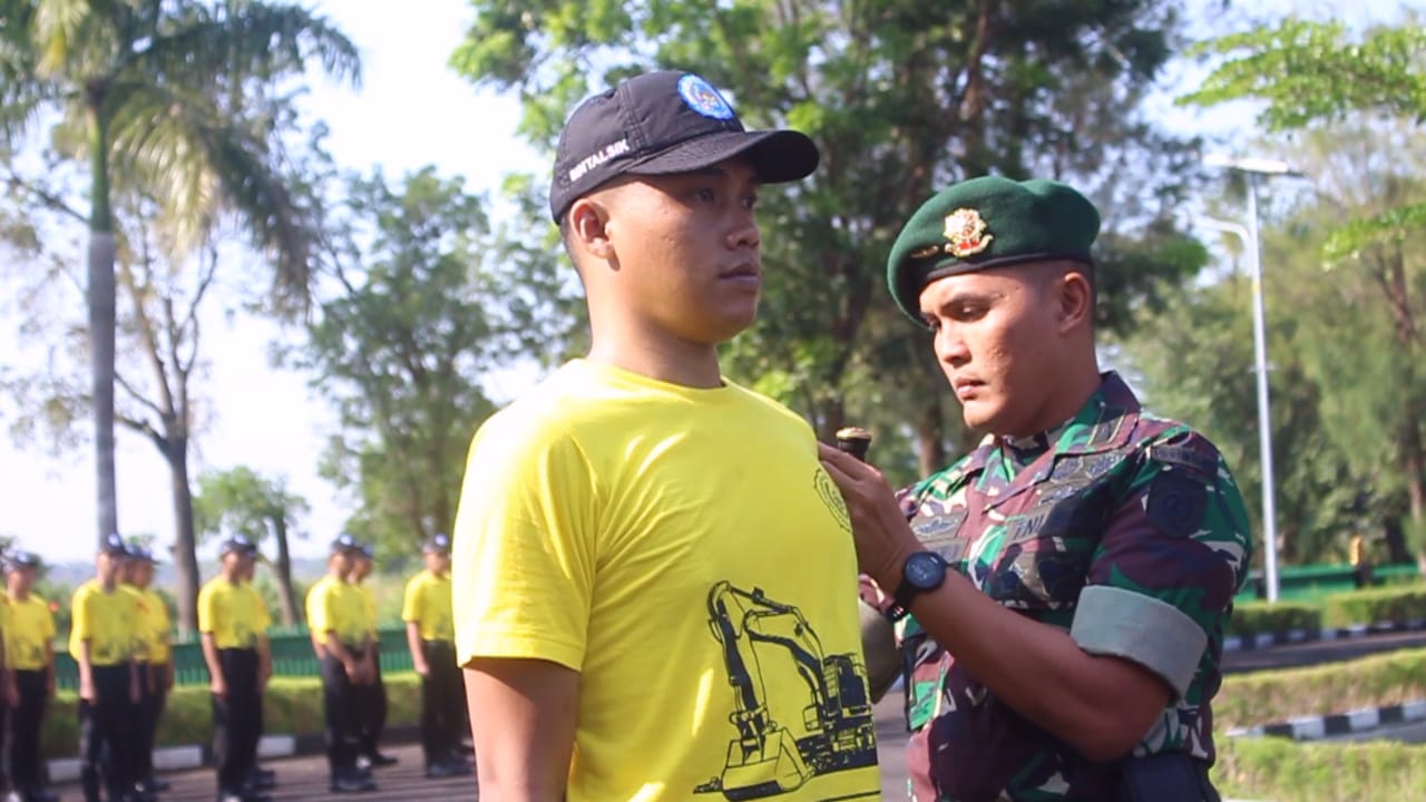 Sekolah Vokasi UMS Gembleng Mahasiswa Dengan Pembentukan Karakter Melalui Kegiatan Bintalsik di Kostrad Birgif 413