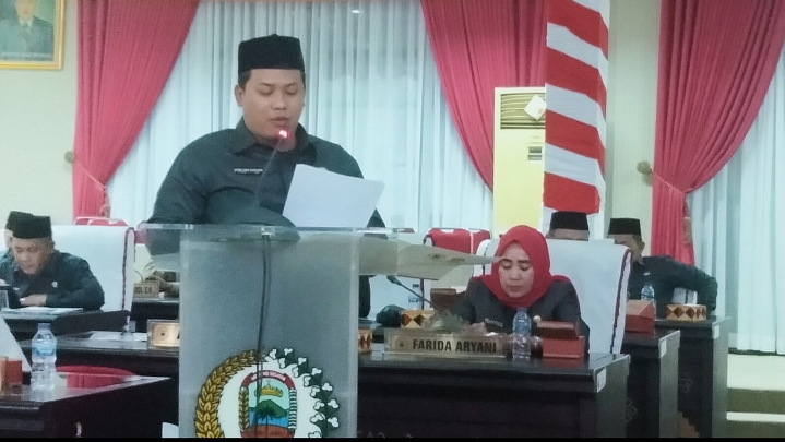 Anggota DPRD Lamsel, Dede Suhendar Apresiasi Kinerja Disdukcapil Dengan Melakukan Program Pakades