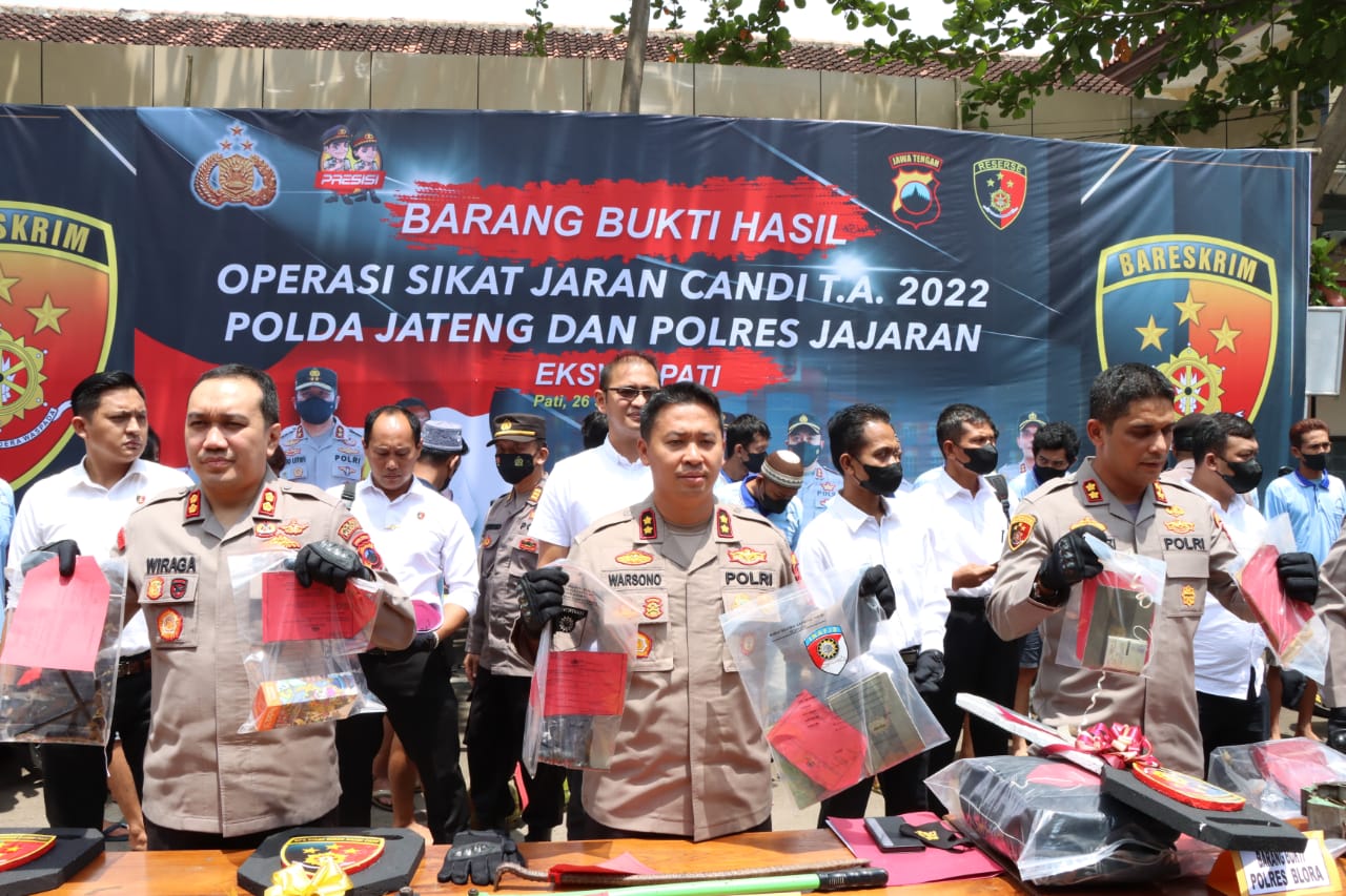 Gelar Press Release, Kapolres Jepara Amankan 11 Tersangka dan Puluhan Motor