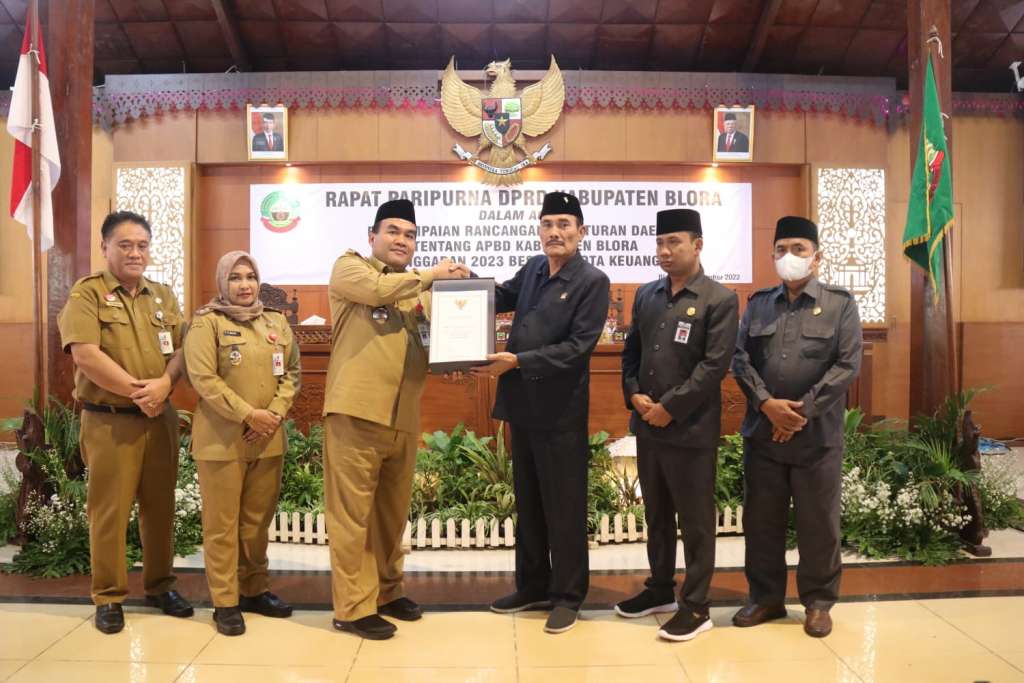 Rapat Paripurna DPRD Blora Agenda Penyampaian Rancangan Perda APBD Tahun 2023