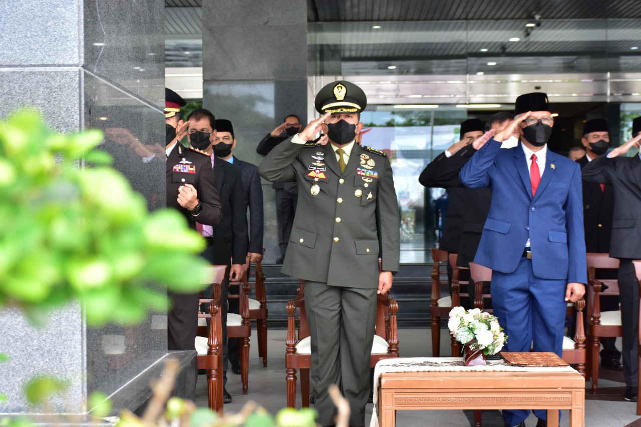 Kasrem 091/ASN Kolonel Inf Khabib Mahfud, S.IP., M.M Hadiri Peringatan Hari Kesaktian Pancasila di Gubernur Kaltim
