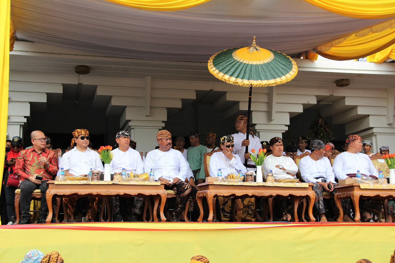 Penutupan Erau Adat Pelas Benua Tahun 2022, Danrem 091/ASN Ingatkan Adat Dan Budaya Tradisional Kutai Kartanegara Dijaga Dan Dilestarikan