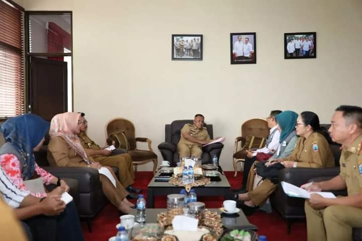 Nanang Ermanto Terima Keluhan Perawat Desa, di Lapangan