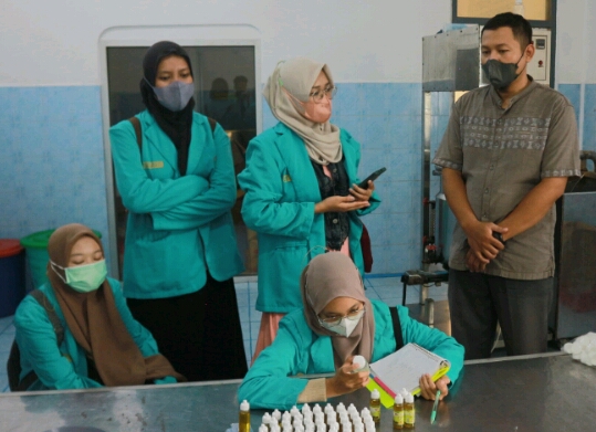 Tim Kedaireka Herbal UMS Kerjasama Dengan Mitra DUDI Arba’in Jaya Mandiri Surakarta