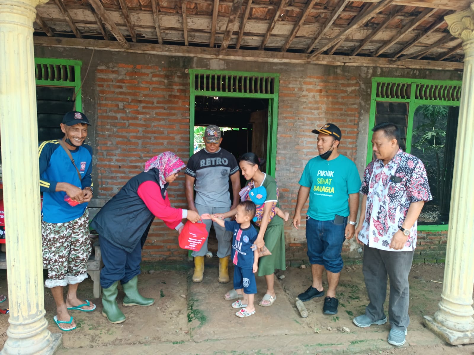 Pemkab Pati Salurkan Bantuan Pangan Bagi Korban Banjir