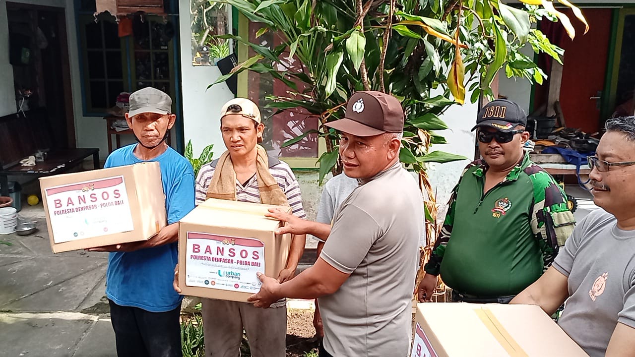 Terdampak Banjir, Tiga Pilar Pemberian Sembako ke Warga