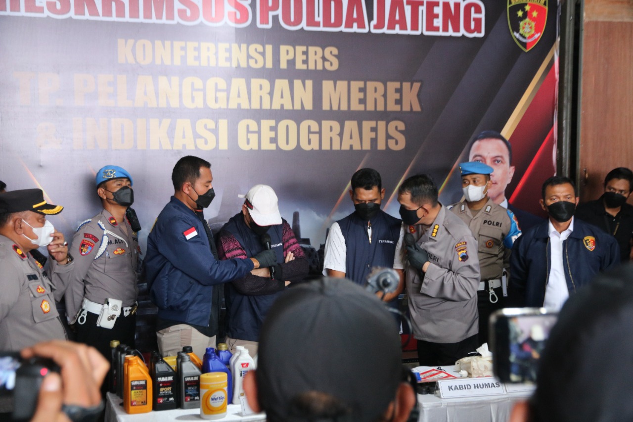 Polda Jateng Tangkap Tiga Pabrik Oli Palsu Beromzet Puluhan Miliar