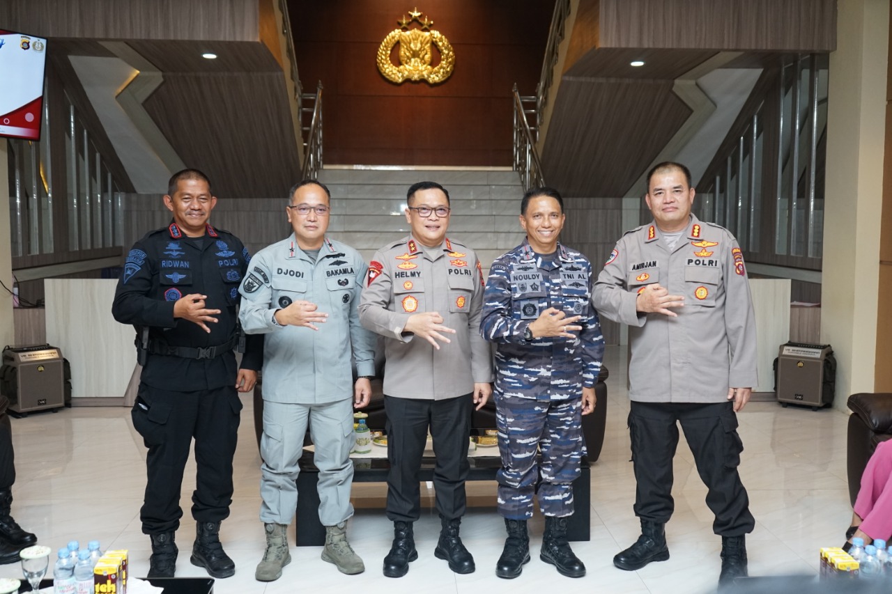 Kunjungan Kehormatan, Kapolda Gorontalo Sambut (Laksma) TNI Nouldy J Tangka CHRMP