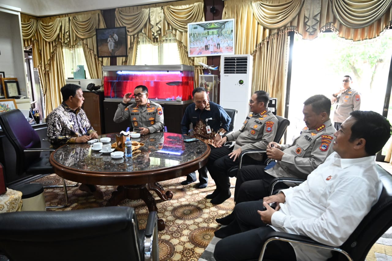 Kapolda Kalsel Brigjen Pol Andi Rian Silaturahmi Perdana dengan Gubernur