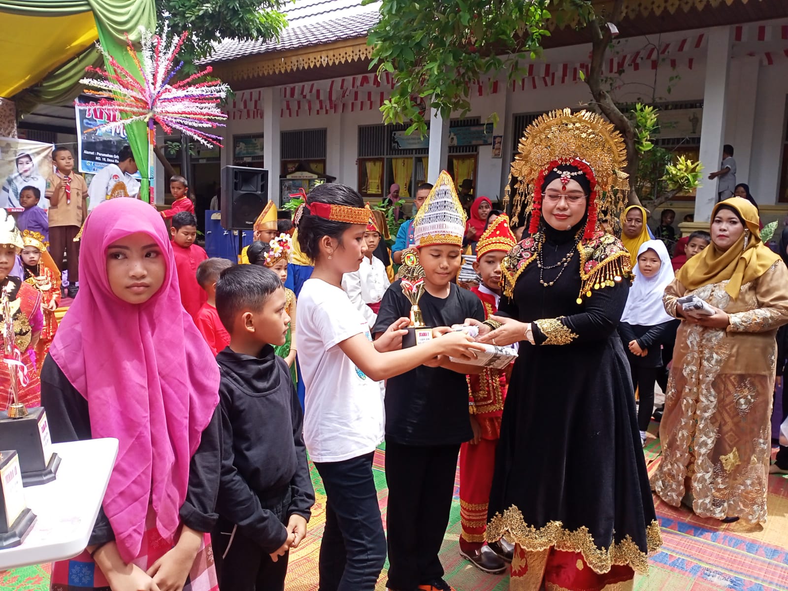 Sumpah Pemuda, SDN 157 Taja Kegiatan Pentas Seni , Siswa Raja Firman Sitorus Raih Juara Satu