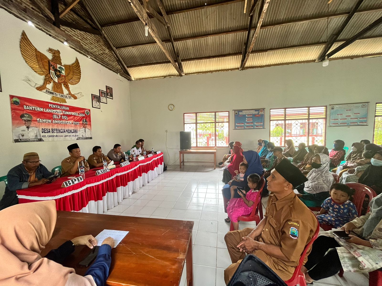 Pemdes Beringin Kencana Salurkan BLT DD Ta-2022 Kepada 132 KPM