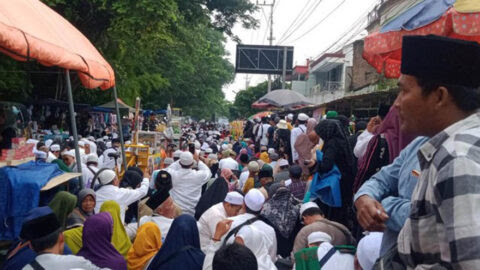Membludak, Ribuan Jemaah Padati Haul Habib Ali Solo