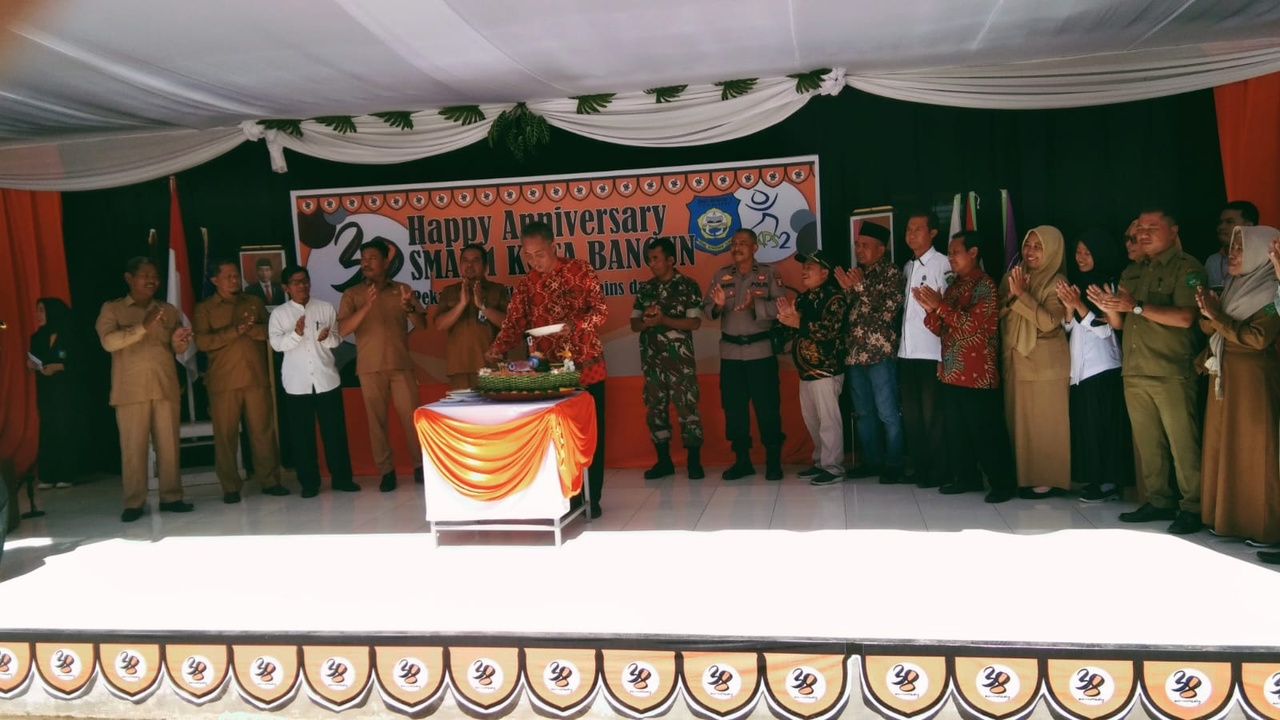 Babinsa Kota Bangun : HUT SMAN 1 Ke 38 Menjadi Siswa Yang Unggul dan Berkarakter Baik