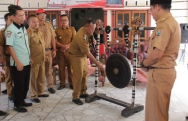Bupati Nanang Ermanto Melaunching Program Jebolan Akper Manis