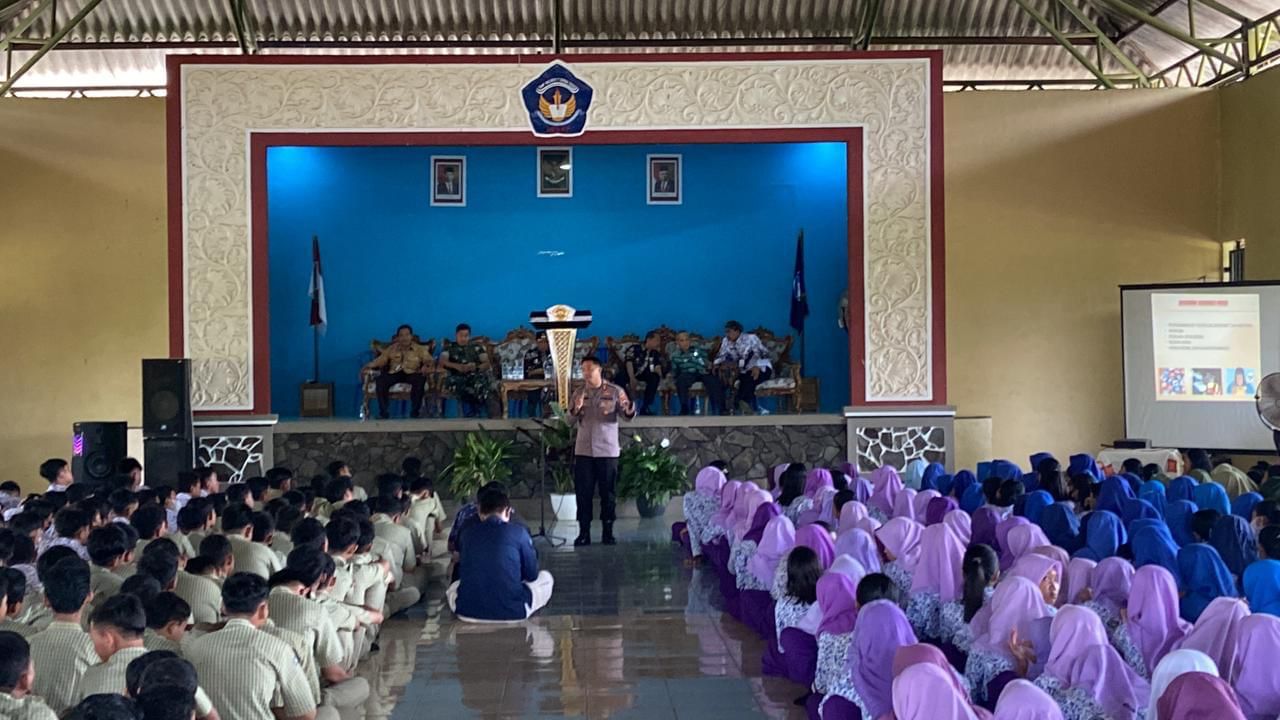 Inspiratif, Kapolres Jepara Berikan Motivasi Siswa SMP N 1 Keling