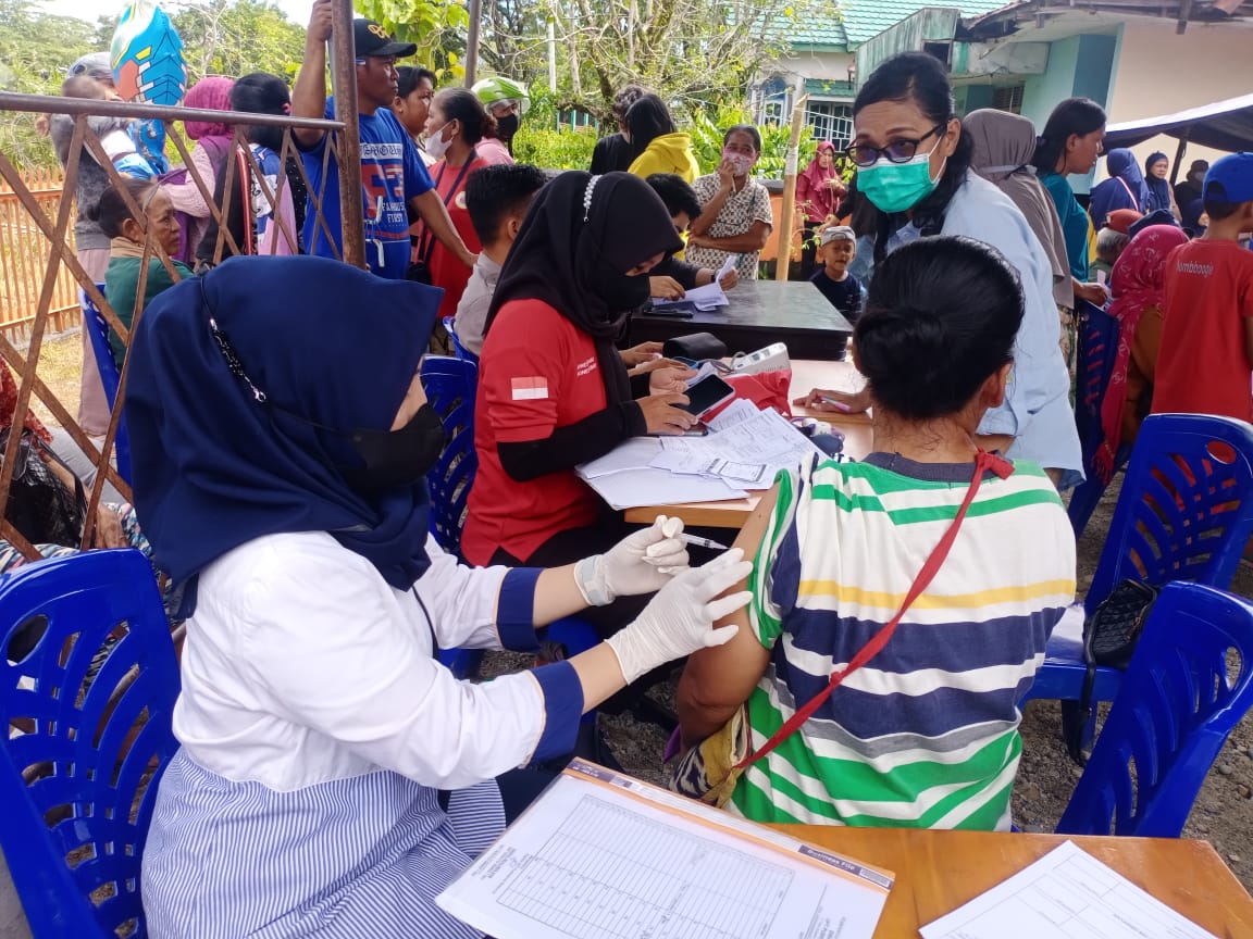 Lakukan Vaksinasi Pada 114 Penerima BLT di Kantor Pos, Kepala Puskesmas Baebunta Bilang Ini