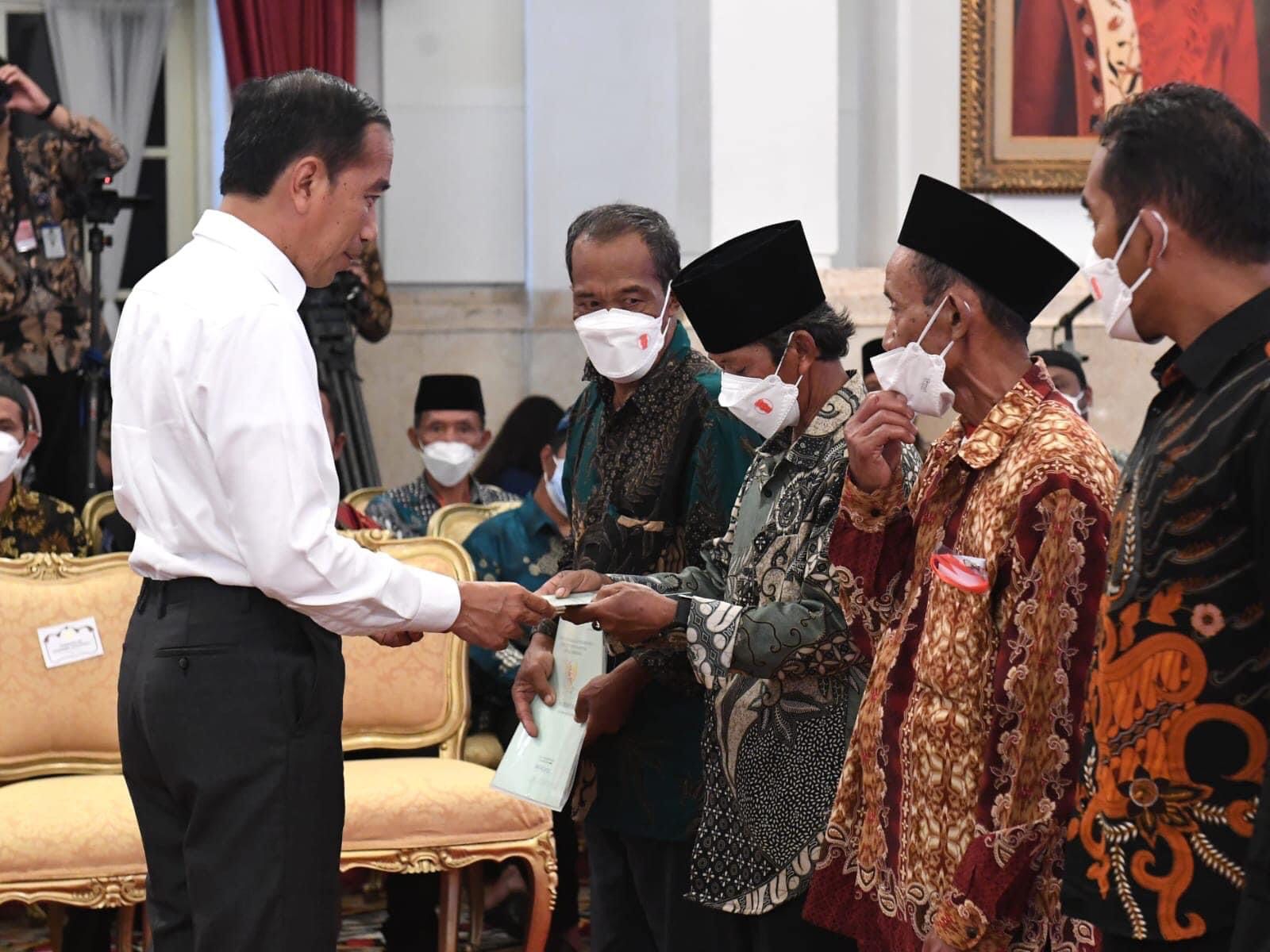 Presiden RI Serahkan 1,5 Juta Sertifikat Hak Atas Tanah