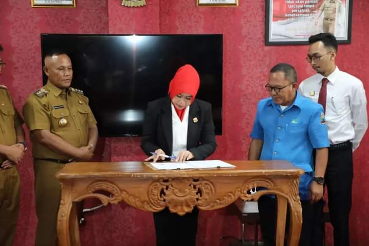 Pemkab Lamsel Bersama Kejari Tanda Tangani Rencana Kerja Sama Tentang Bantuan Hukum