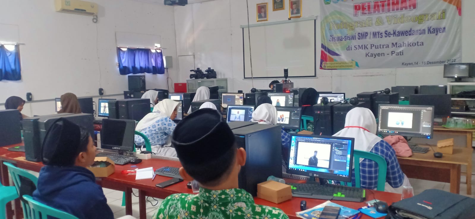 Bekali Kreatifitas, SMK Putra Mahkota Pati Gelar Pelatihan Foto dan Video Untuk Siswa SMP/MTs