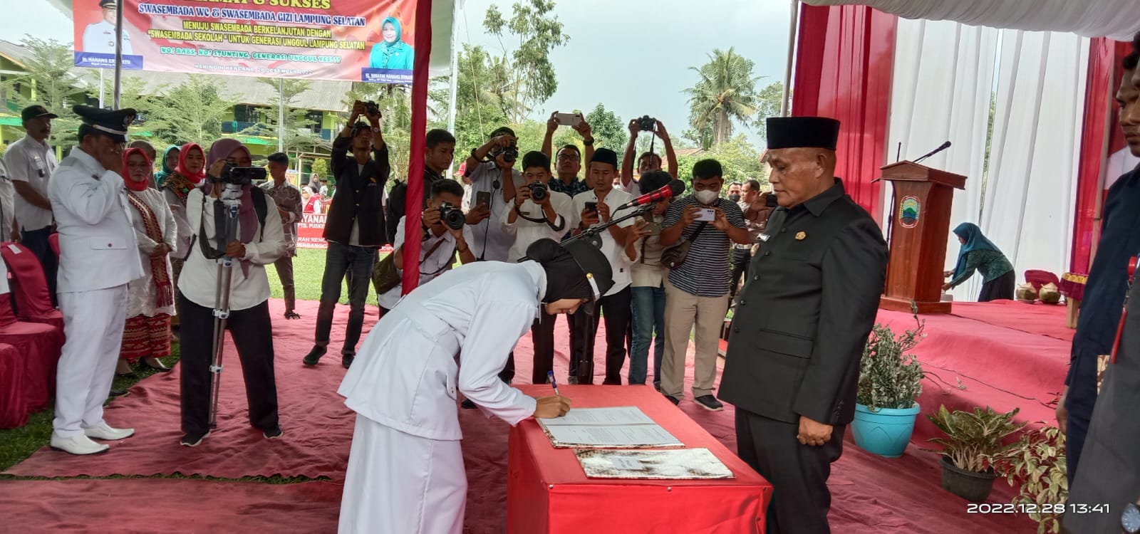 Nanang Ermanto Lantik Kepala Desa Beringin Kencana Dan 3 Kades Lainnya