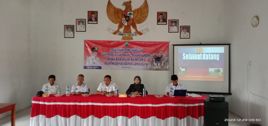 Usai Dilantik Larasati Gelar Pelatihan Pengolahan Pakan Ternak Dari Daun Kering