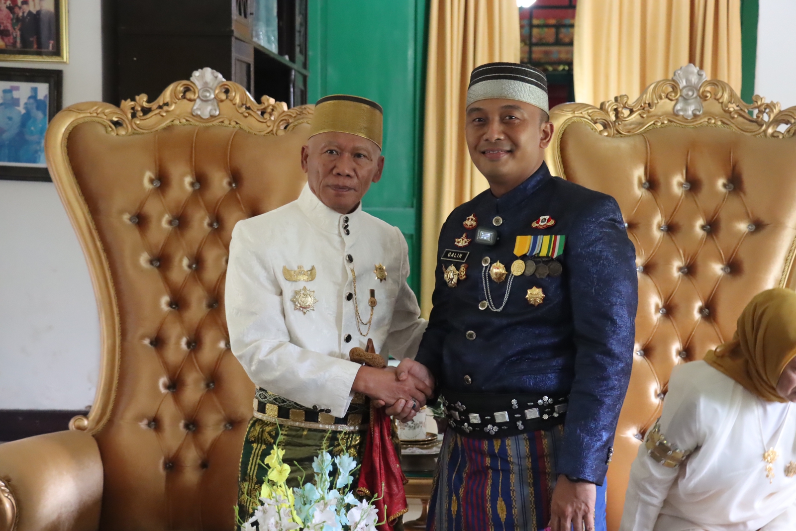 La Maradang Mackulau Opu To Bau, Sematkan Pin Kedatuan Luwu ke Kapolres Luwu Utara