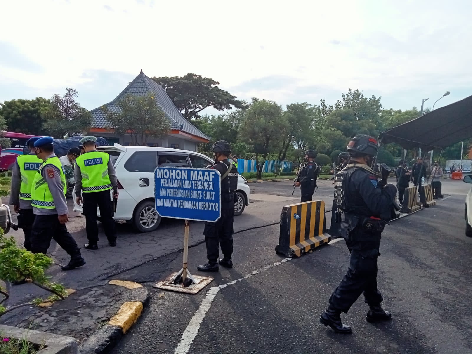 Tingkatkan Pengamanan, Satgas V Kontijensi laksanakan Pemerikasaan Pelabuhan Gilimanuk
