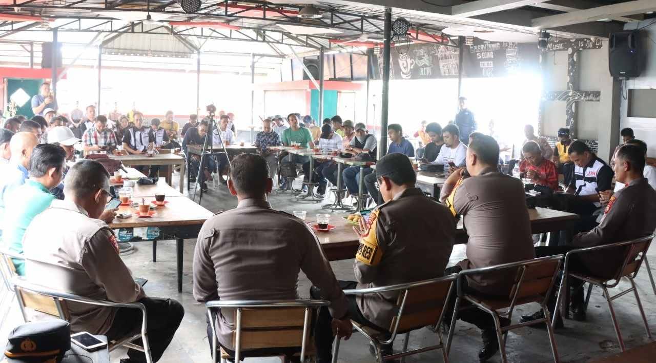 Jumat Curhat, Kapolres Soppeng Gelar Silahturahmi Dengan Insan Pers