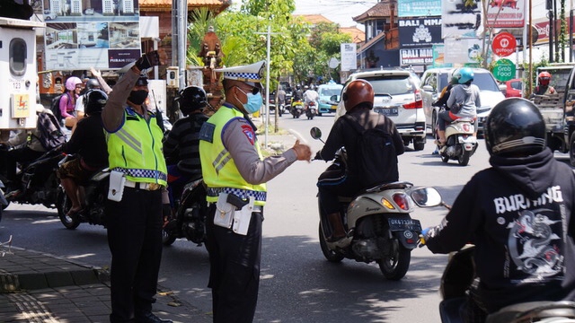Polisi Disiagakan di setiap persimpangan Jalan