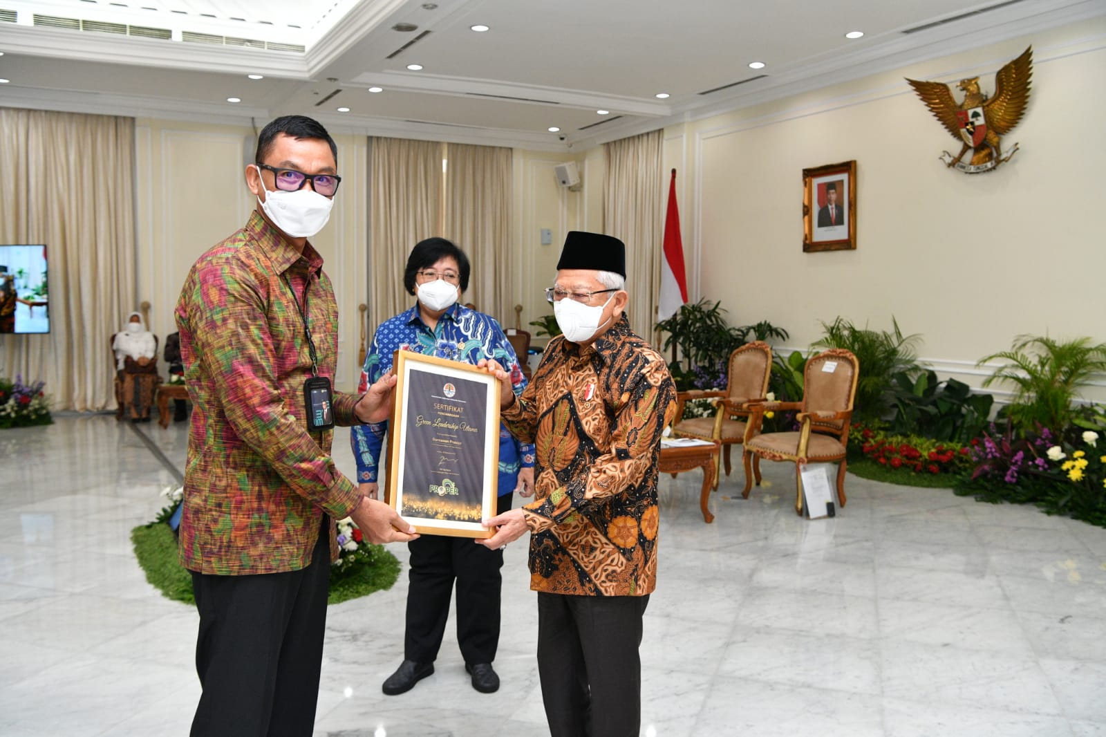Darmawan Prasodjo Dianugerahi Penghargaan Sebagai CEO Green Leadership Utama