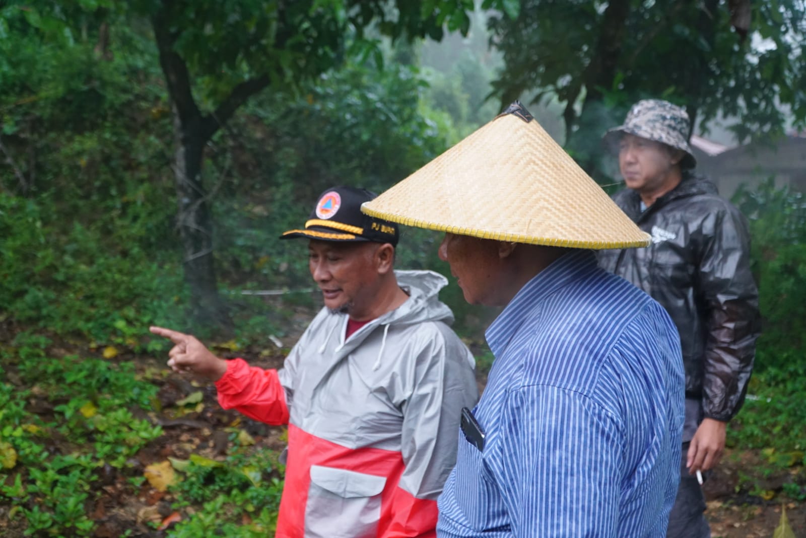 Penanganan Komprehensif, Pj Bupati Tinjau Lokasi Terdampak Longsor