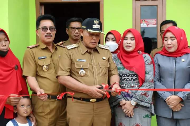 Bupati Nanang Ermanto Serahterimakan 219 Unit Rumah BSPS Ta-2022 Ke Penerima
