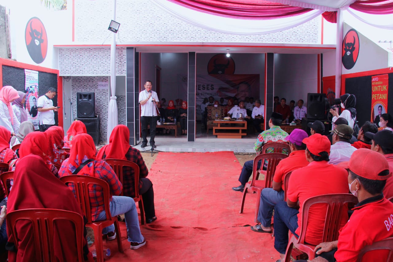 Nanang Ermanto Dampingi Ketua Komisi IV DPR RI, Sudin Sapa Petani Lamsel