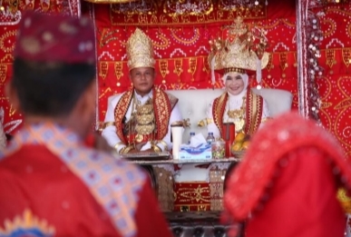 Bupati Nanang Ermanto Sandang Gelar Pangiran Nata Marga