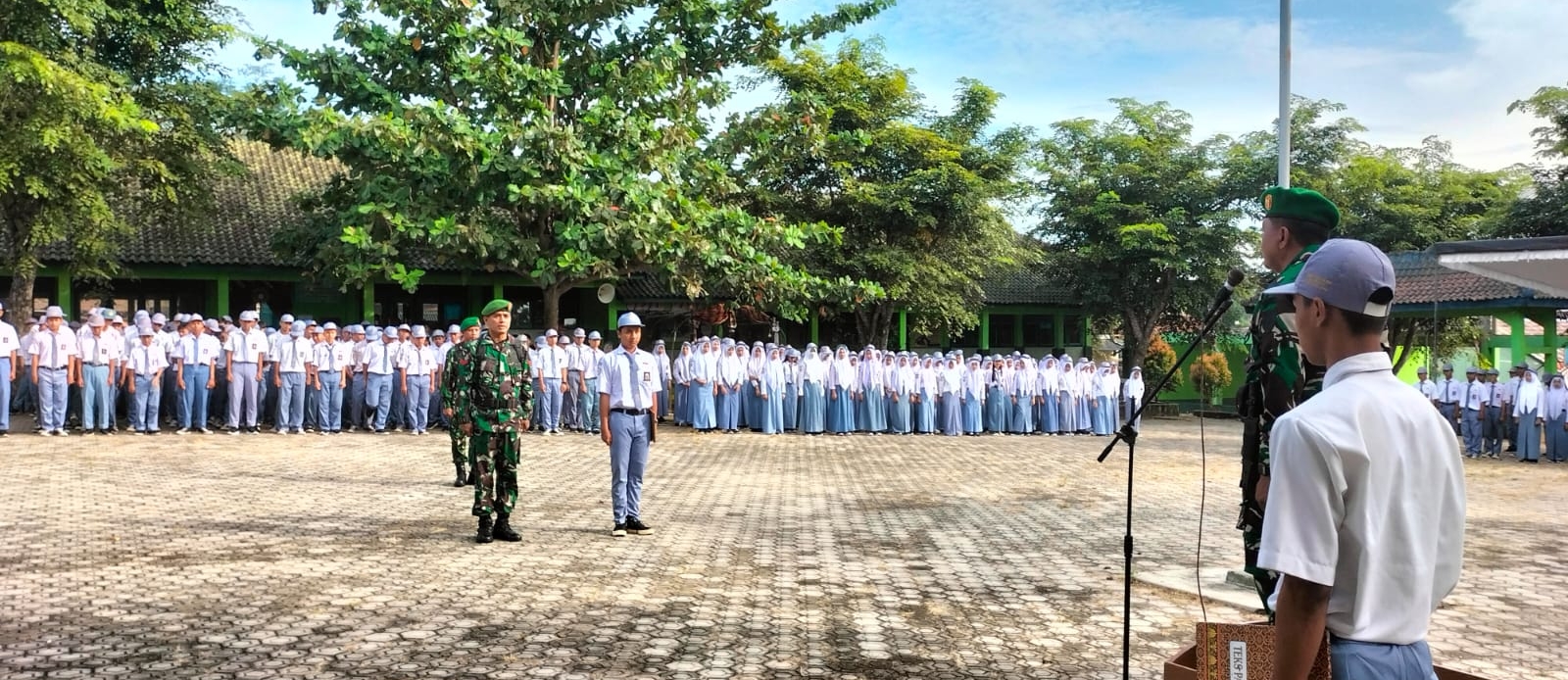 Pesan Danramil 421-07/Sdm, Kapten Inf Imronata Saat Pimpin Jalanya Upacara