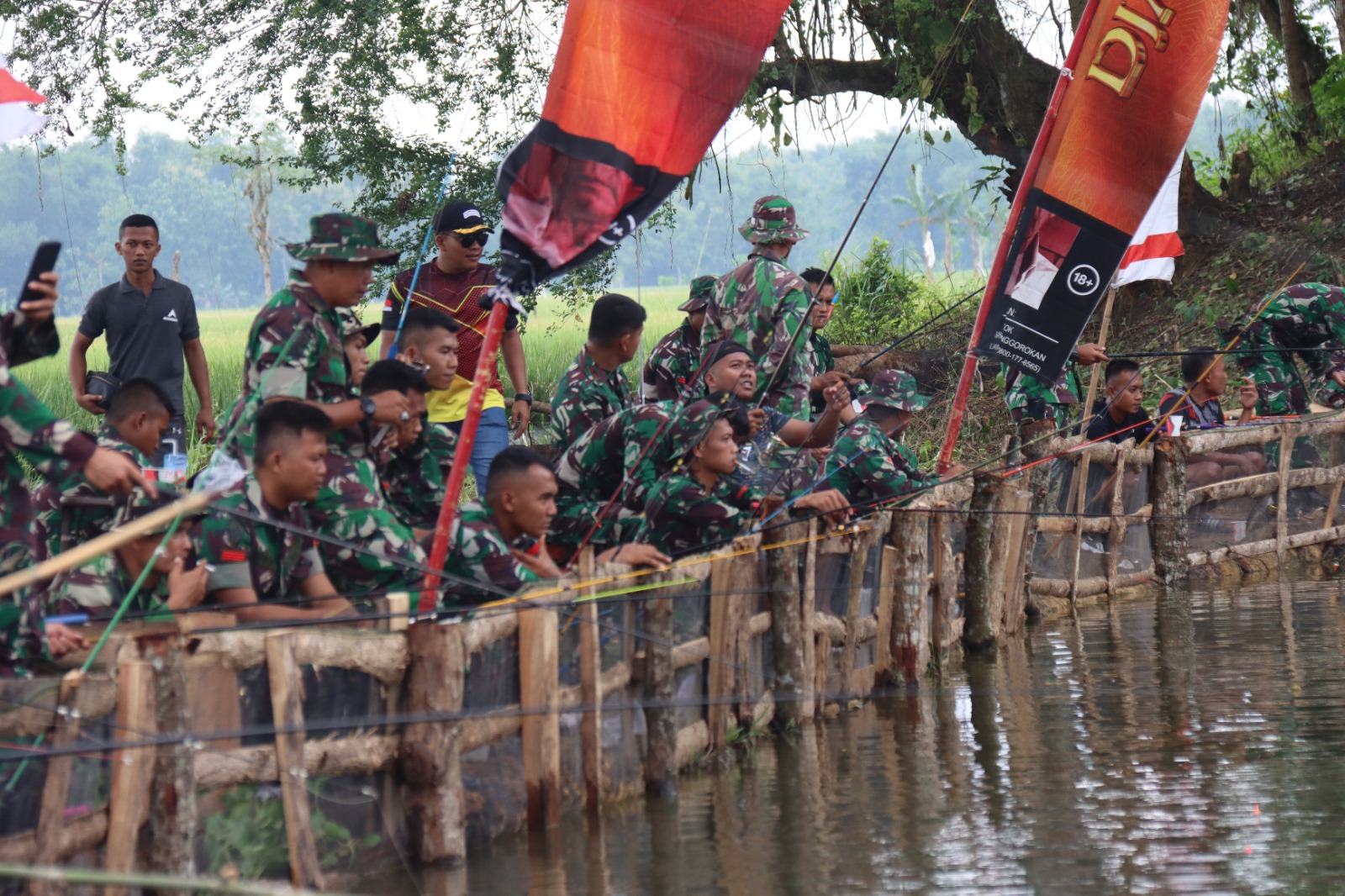 Batalyon Infanteri 410 Alugoro Menggelar  Memancing Gembira