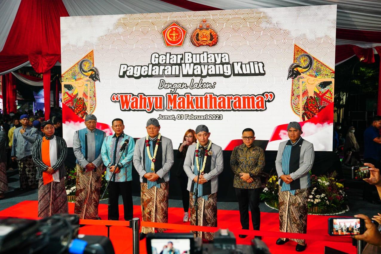 Gelar Wayang Kulit, Kapolri: Perkuat Sinergitas TNI-Polri