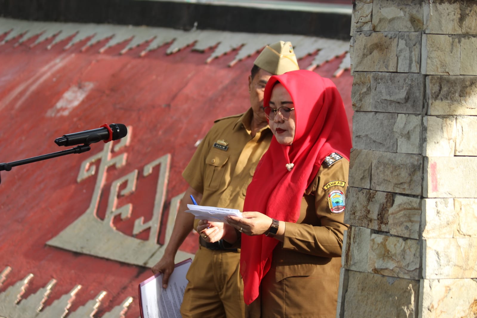 Sekertariat DPRD Lamsel Ikut Apel Mingguan di Lingkungan Pemkab Setempat