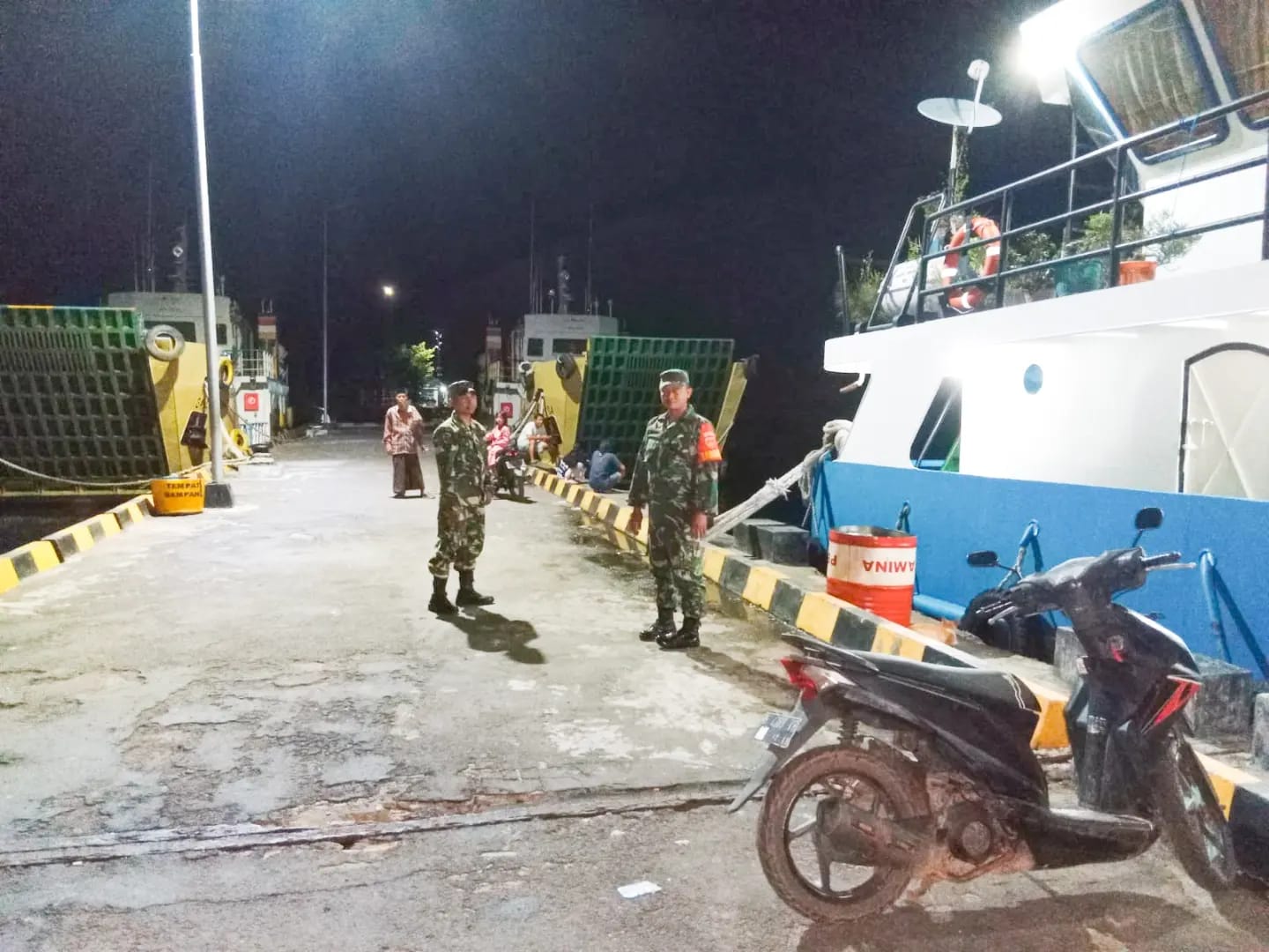 Situasi Aman, Koramil 10/Karimunjawa Patroli Malam Hari
